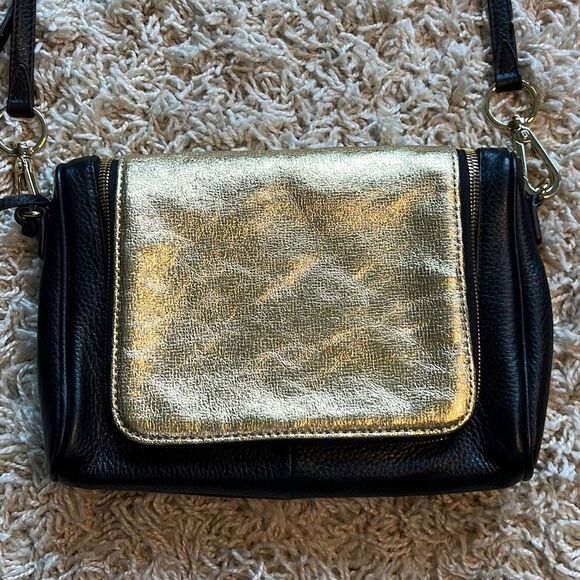 G.I.L.I Halo Metallic Crossbody Gold Black Leather NWOT - Picture 2 of 16